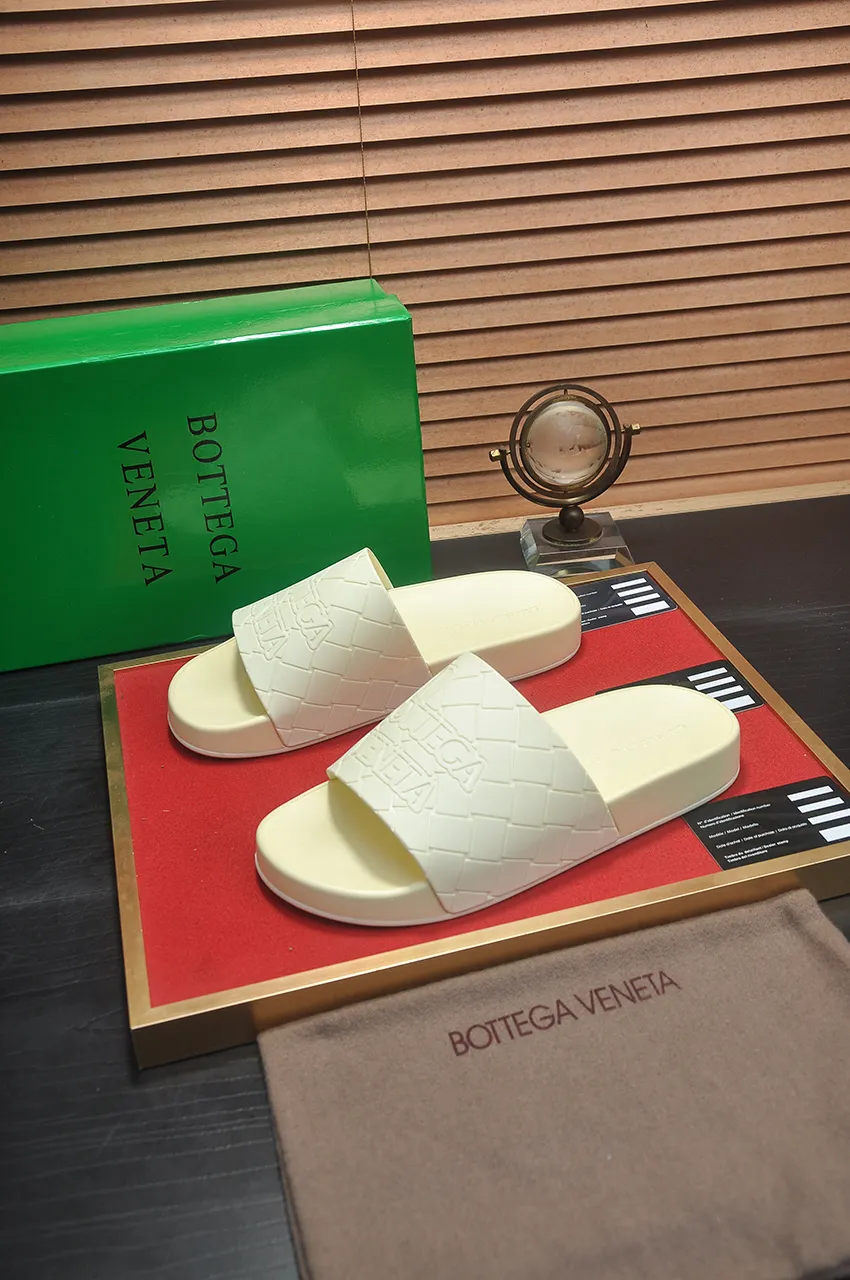 Men's shoes 💰260💶 [Botteg Venetta (BV)] (Slippers) Exclusive new model Official website new model The upper is made of superior top quality Delicate hand feel Luxurious texture Tailored for refined men Create a noble aura Delicate and regular Mark hand stitching Smooth lines Full sheepskin lining, comfortable to wash sweat 38-45